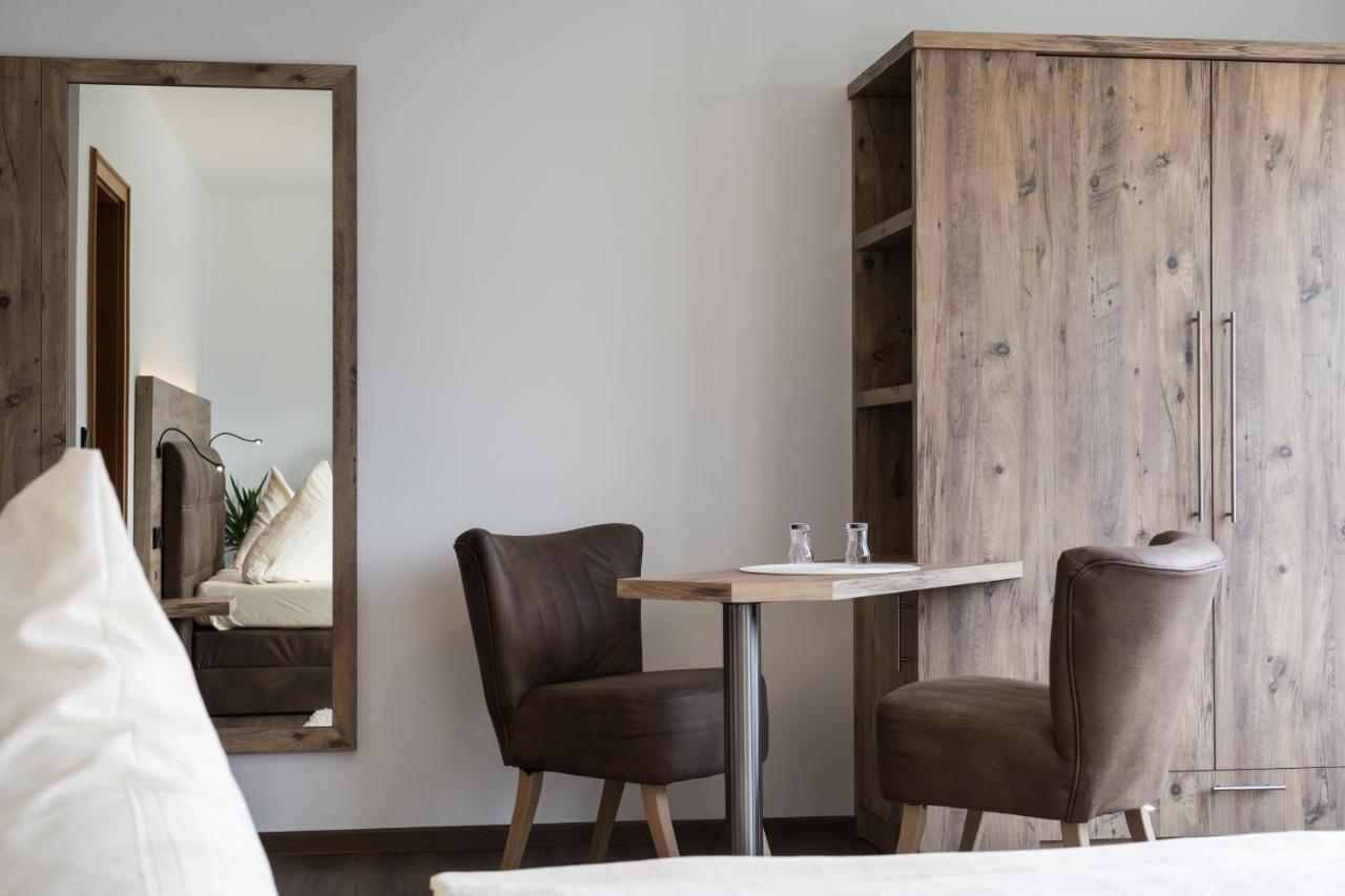 Hotel Garni "Cafe Im Hamm" Целль-ан-дер-Мозель Екстер'єр фото