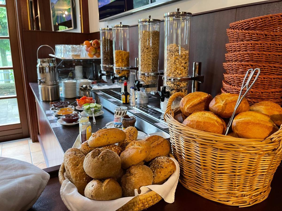 Hotel Garni "Cafe Im Hamm" Целль-ан-дер-Мозель Екстер'єр фото